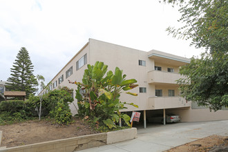 827 10th St in Santa Monica, CA - Building Photo - Primary Photo