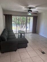 5090 SW 64th Ave, Unit 307 in Davie, FL - Foto de edificio - Building Photo