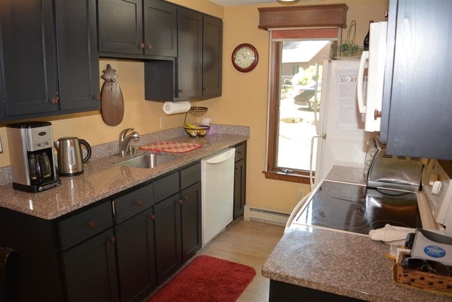 property at 10 Bay Tree Ln