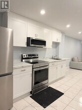 5630 Sparkwell Dr in Mississauga, ON - Building Photo - Building Photo