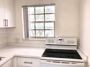 635 8th St in Miami Beach, FL - Building Photo - Building Photo