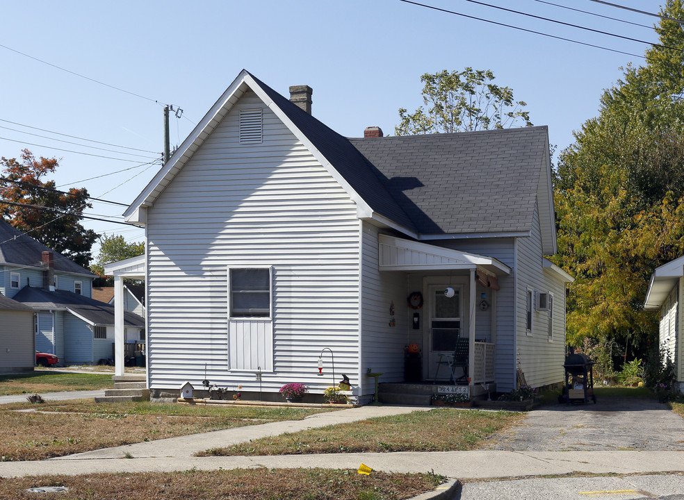 324 Lafayette Ave in Lebanon, IN - Building Photo