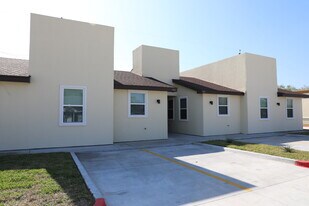 2202 N 7th St in Harlingen, TX - Building Photo