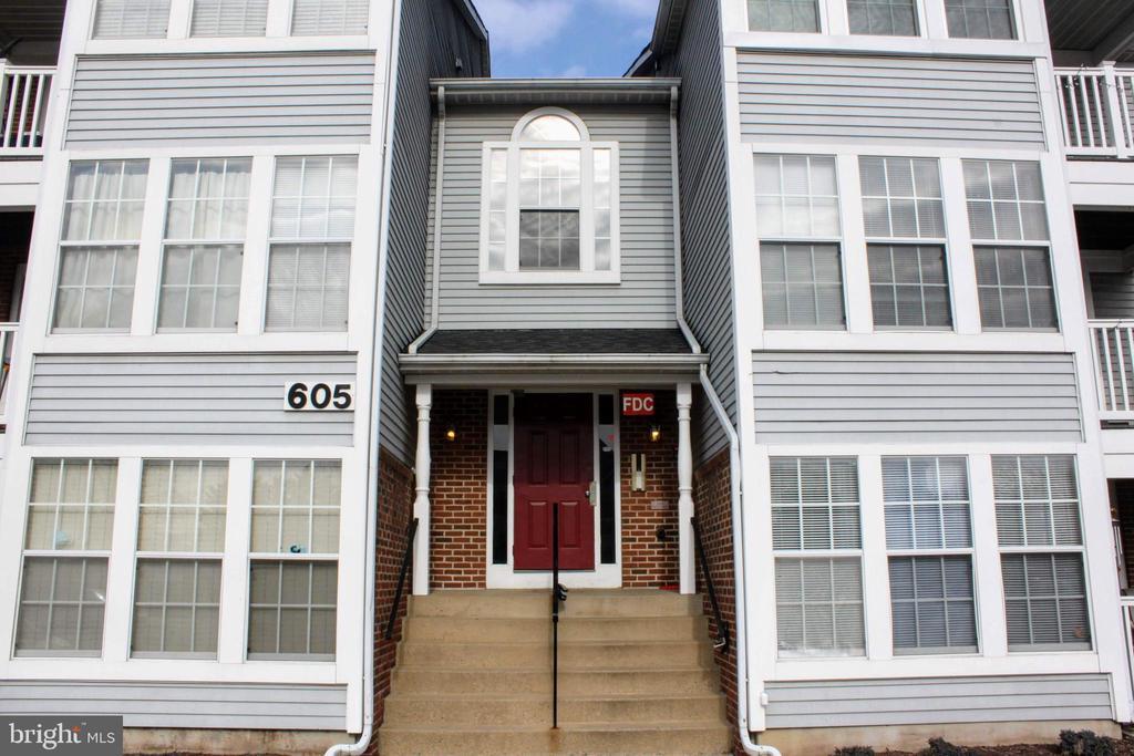 605 Himes Ave in Frederick, MD - Building Photo