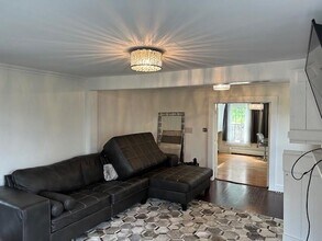 118 South St in Port Jefferson, NY - Building Photo - Building Photo