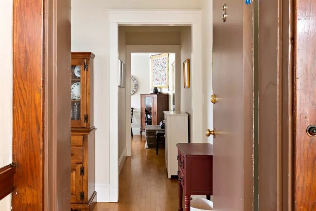 22 Centre St, Unit 8 in Cambridge, MA - Building Photo - Building Photo