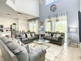 8627 La Isla Dr in Kissimmee, FL - Building Photo