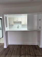 713 Amoroso Pl, Unit 713 in Venice, CA - Building Photo - Building Photo