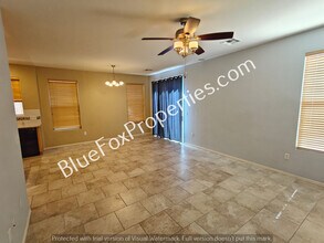 8012 E Cabinet St in Tucson, AZ - Foto de edificio - Building Photo