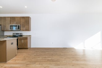 3026 Deptford St in Blacksburg, VA - Foto de edificio - Building Photo