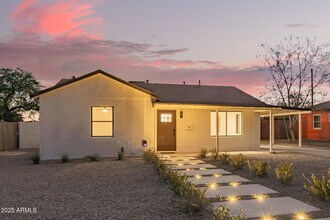 9042 N 3rd Ave in Phoenix, AZ - Building Photo - Building Photo