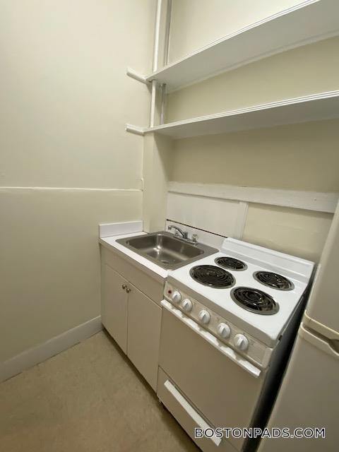 1334 Commonwealth Ave in Boston, MA - Building Photo - Building Photo