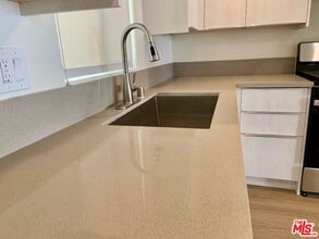 626 N Kingsley Dr in Los Angeles, CA - Building Photo - Building Photo