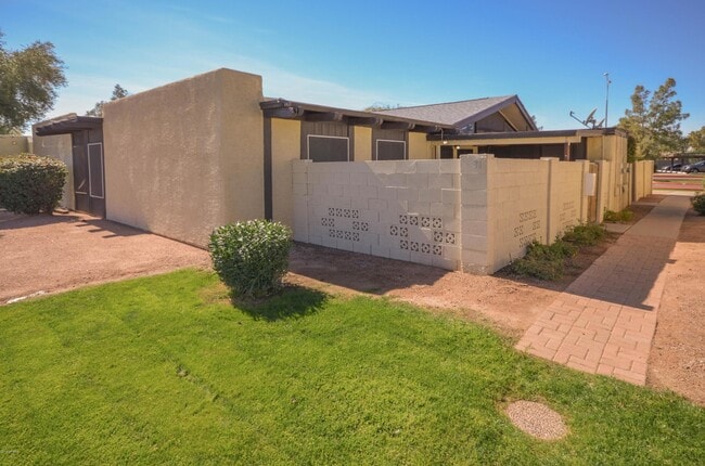 property at 712 N Santa Barbara