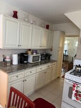 17117 33rd Ave in Flushing, NY - Foto de edificio - Building Photo
