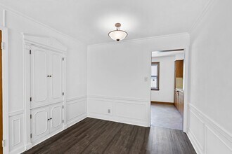 8130 W North Ave, Unit 3 in Wauwatosa, WI - Building Photo - Building Photo