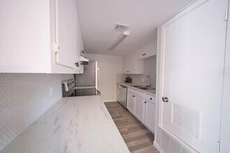 8616 Fireside Dr in Austin, TX - Building Photo - Building Photo