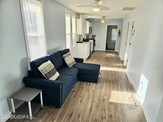 64 Center Ave in Keansburg, NJ - Building Photo - Building Photo
