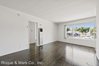 10910 Santa Monica Blvd in Los Angeles, CA - Building Photo - Building Photo