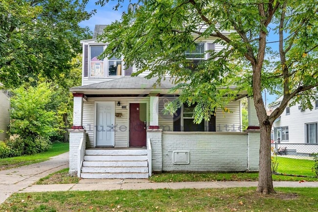 1335 Hamilton Ave NW in Grand Rapids, MI - Building Photo - Building Photo