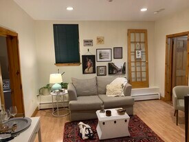 21 Aberdeen St, Unit D in Boston, MA - Building Photo
