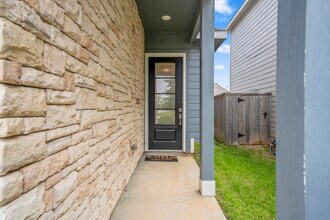 613 Royal Arch Dr in Conroe, TX - Building Photo - Building Photo