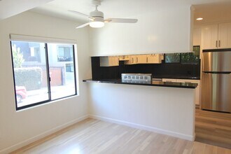 6345 Primrose Ave, Unit 1 in Los Angeles, CA - Building Photo - Building Photo
