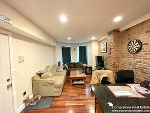 9 Warwick St, Unit 1 in Boston, MA - Foto de edificio - Building Photo