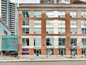 Battery Park in Toronto, ON - Building Photo - Building Photo