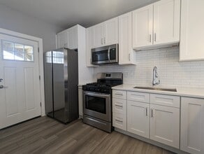3933 N Janssen Ave, Unit 3943-S2 in Chicago, IL - Building Photo - Building Photo