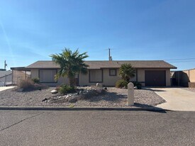 817 Cactus Dr in Lake Havasu City, AZ - Building Photo