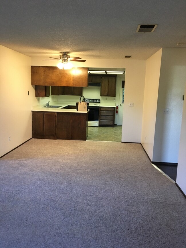 2258 Mesquite Dr, Unit C