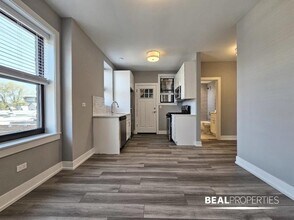 3943.5 N Janssen Ave in Chicago, IL - Building Photo - Building Photo