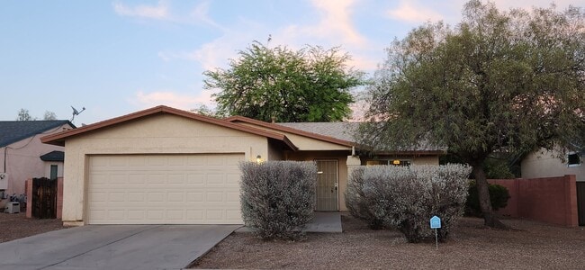 property at 7855 S Claremon Ave