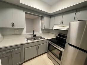 395 SW 15th St in Pompano Beach, FL - Building Photo - Building Photo