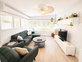 14014 Marguerite Dr in Madeira Beach, FL - Building Photo