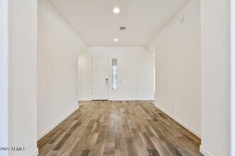 19250 E Carriage Way in Queen Creek, AZ - Building Photo - Building Photo