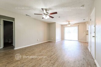 401 Pecan St in Wilmer, TX - Foto de edificio - Building Photo