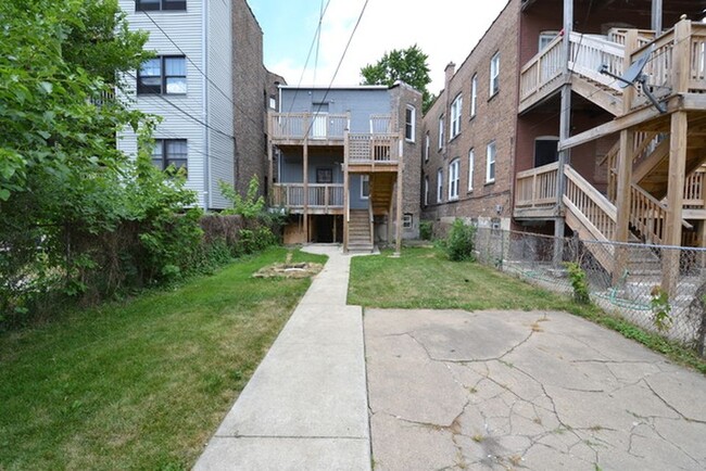 6643 S Ingleside Ave in Chicago, IL - Foto de edificio - Building Photo