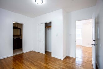 222 Lowell Ave in Floral Park, NY - Building Photo - Building Photo