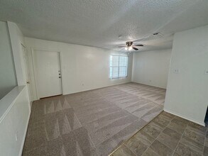 801 SE 4th St in Grand Prairie, TX - Building Photo - Building Photo