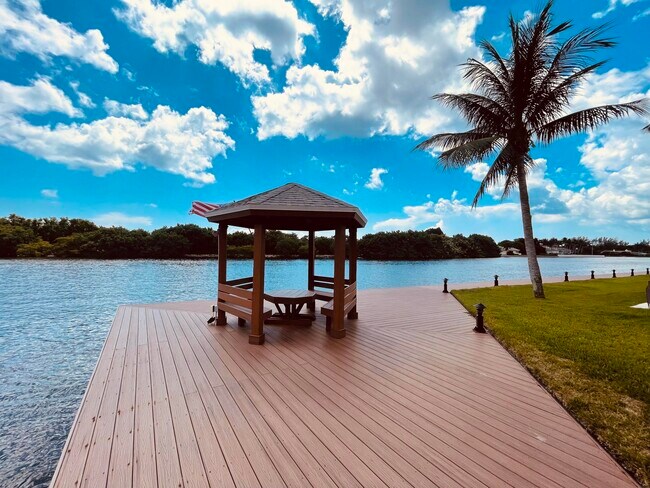 property at 939 Kokomo Key Ln