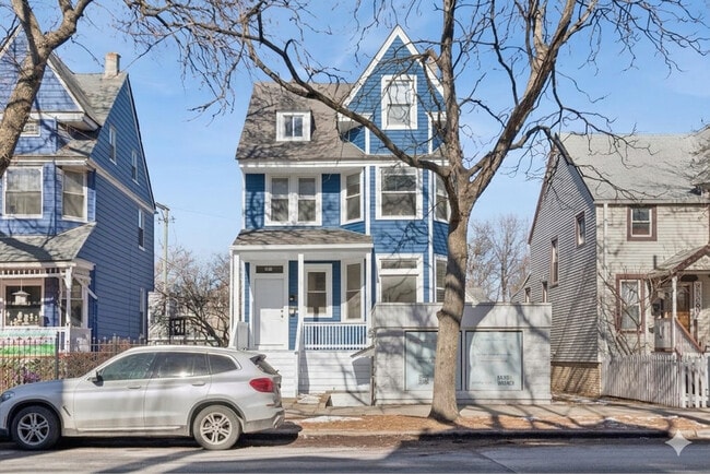 property at 2144 W Montrose Ave