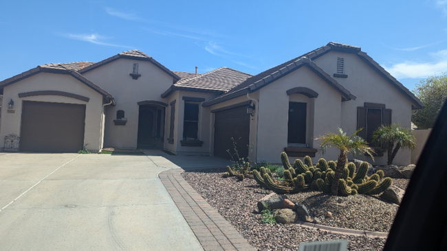 1 Gilbert Rd in Chandler, AZ - Building Photo - Building Photo