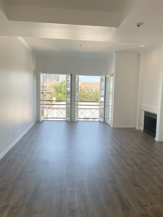 230 S. Hamilton
