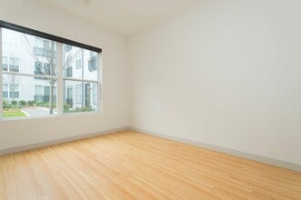 211 W 2nd St, Unit 1 Bedroom in Boston, MA - Building Photo - Building Photo