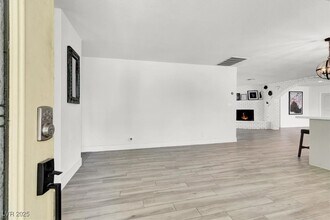 1600 Eaton Dr in Las Vegas, NV - Building Photo - Building Photo