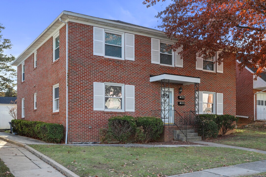 11 W Magnolia Ave in Hagerstown, MD - Foto de edificio