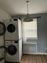 13751 68th Dr, Unit A in Flushing, NY - Building Photo - Building Photo