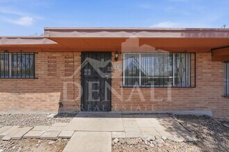 1808 W Caravelle Rd in Tucson, AZ - Building Photo - Building Photo
